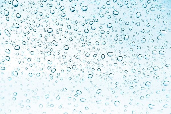 image comparing hypochlorous acid vs alcohol sanitiser spray